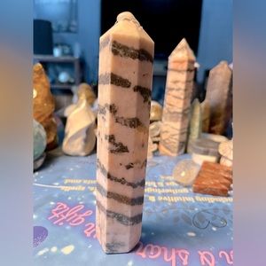 Zebra  🦓 stone tower